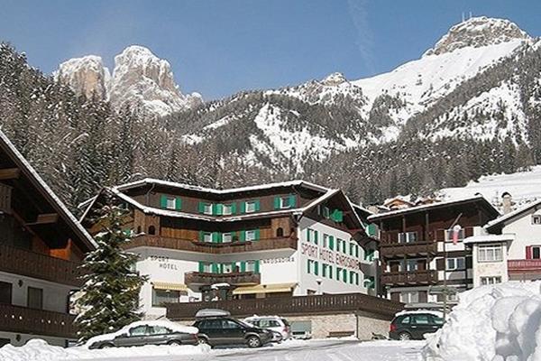 Sporthotel Enrosadira カンピテッロ・ディ・ファッサ エクステリア 写真
