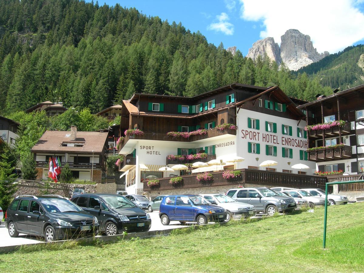 Sporthotel Enrosadira カンピテッロ・ディ・ファッサ エクステリア 写真
