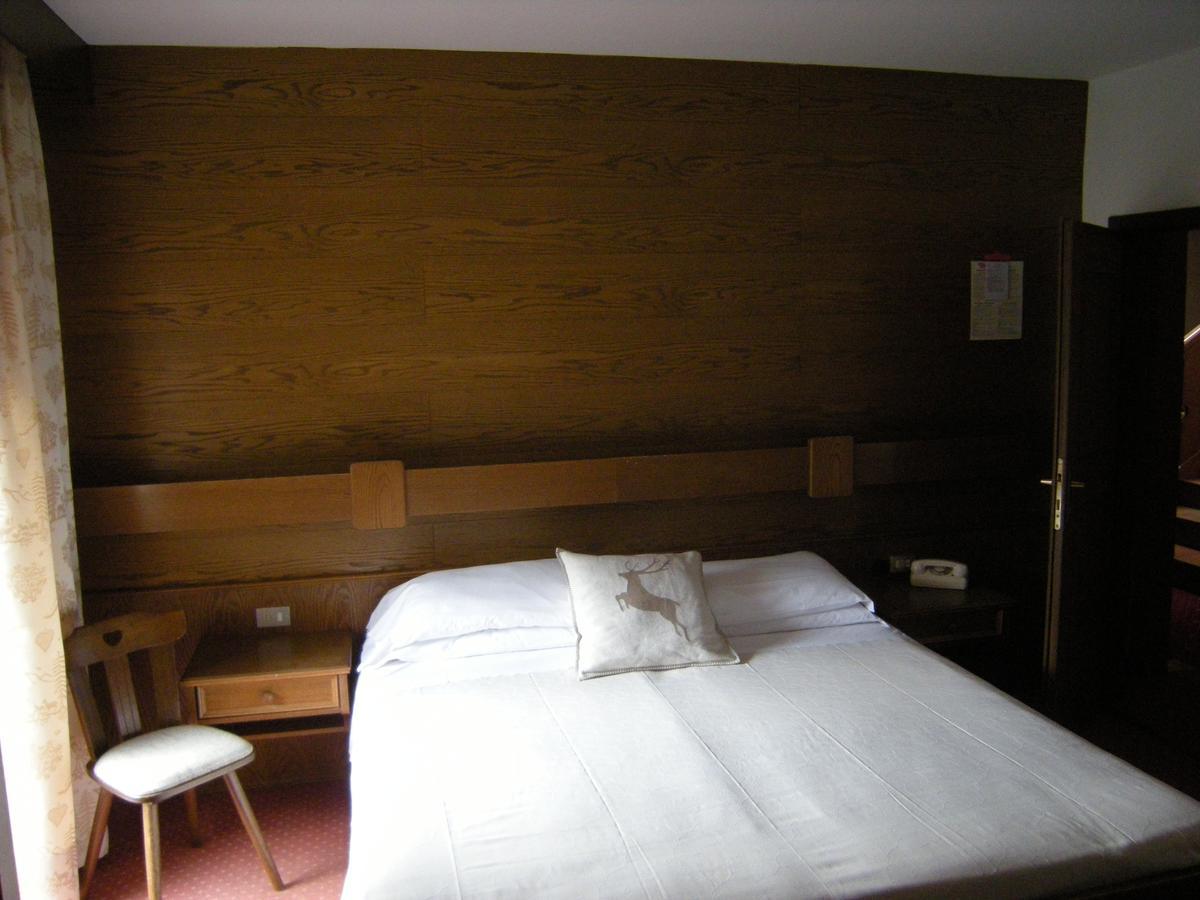 Sporthotel Enrosadira カンピテッロ・ディ・ファッサ エクステリア 写真